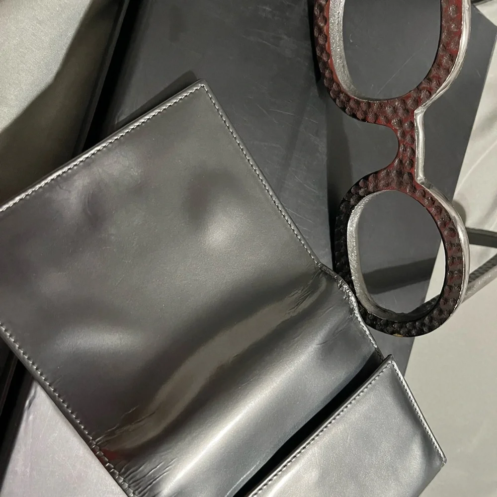 Salvatore Ferragamo Wallet Purse Ganchini. Gun metal color. - Picture 5 of 9